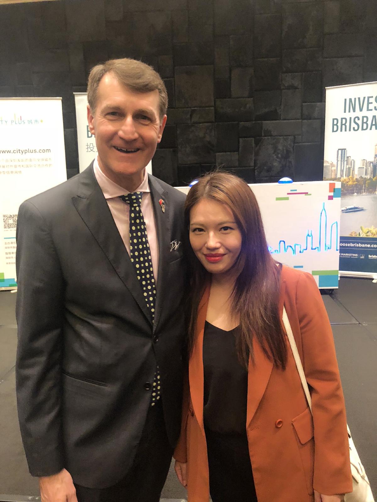 骏丰联锐国际审计部总经理罗璇与澳大利亚布里斯班市长Graham Quirk先生合影.jpg